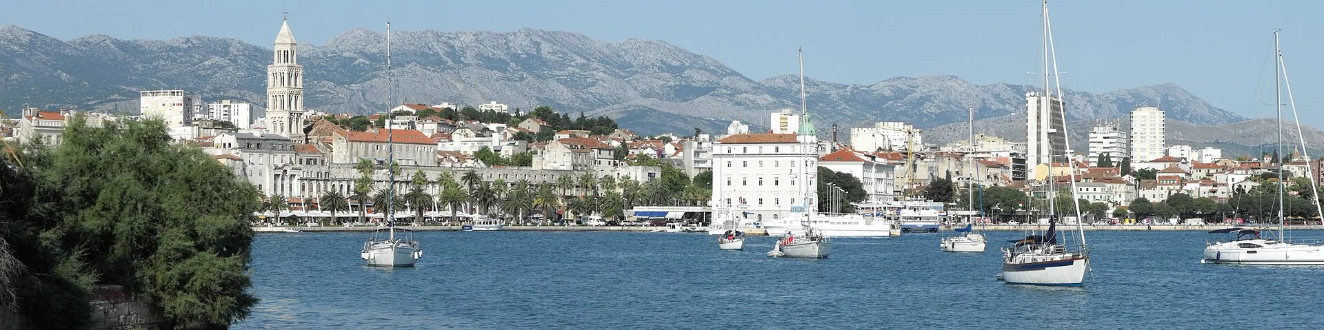 Riva, zvonik svetog Duje i gradska luka u Splitu